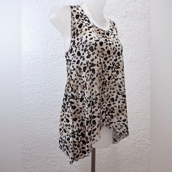 Tops - Leopard Print Sleeveless Top